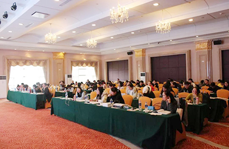 杜伯特實(shí)驗(yàn)室洗瓶機(jī)亮相2019湖北藥品分析及微生物檢測(cè)技術(shù)交流會(huì)